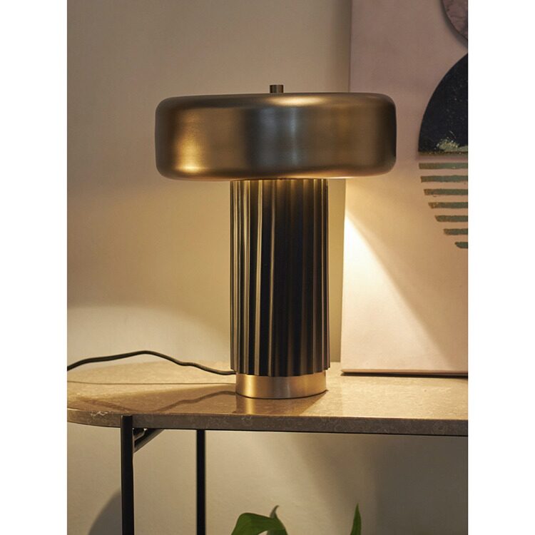 Лампа настольная Stone, 28х35 см, черная/золотистая