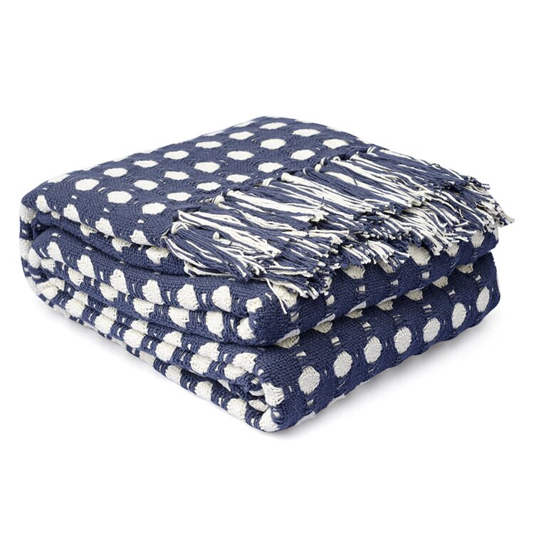Покрывало из хлопка Tkano Polka dots темно-синего цвета из коллекции Essential, 180х250 см