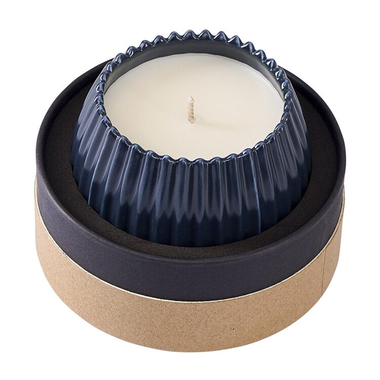 Свеча ароматическая Tkano Sandalwood, Bergamot & Citrus из коллекции Edge, синий, 30 ч