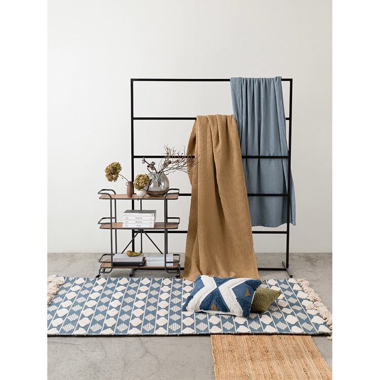 Ковер из хлопка Tkano синего цвета Argyle из коллекции Ethnic, 70х160 см