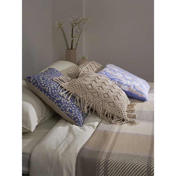 Покрывало из хлопка Tkano Warm traditions бежево-серого цвета из коллекции Essential, 230х250 см
